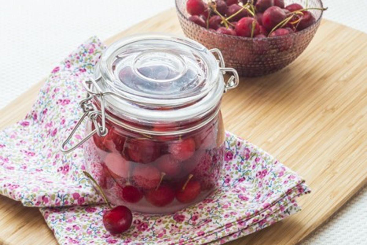 Des griottes à l'eau de vie pour des douceurs hivernales