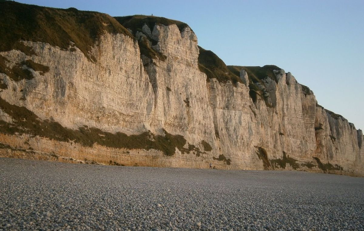 Tragédie en Argentine : une journaliste perd la vie en prenant une photo depuis une falaise