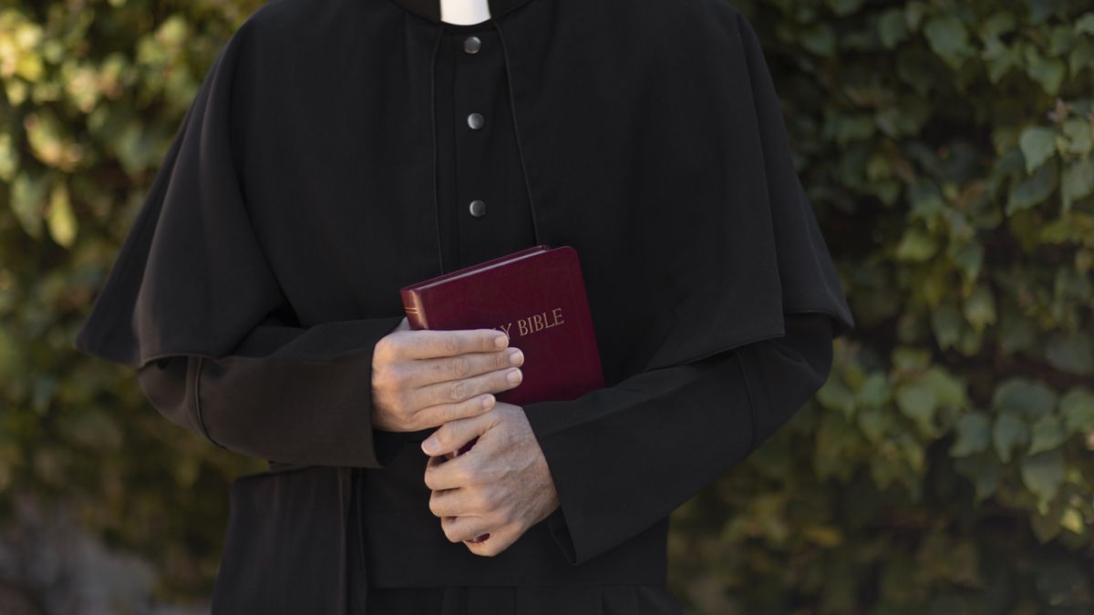 Un pasteur se transforme : phare de courage et d'espoir dans la communauté