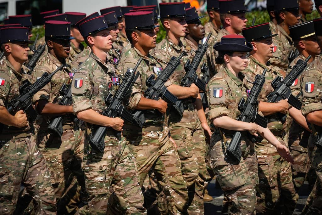 Le service militaire volontaire, une réponse stratégique aux défis de l'armée française