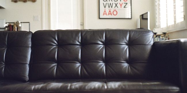 Rendez à votre canapé en cuir son éclat d'antan