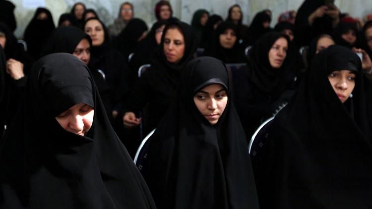 Marathon sans voile en Iran : un acte de défi qui scandalise