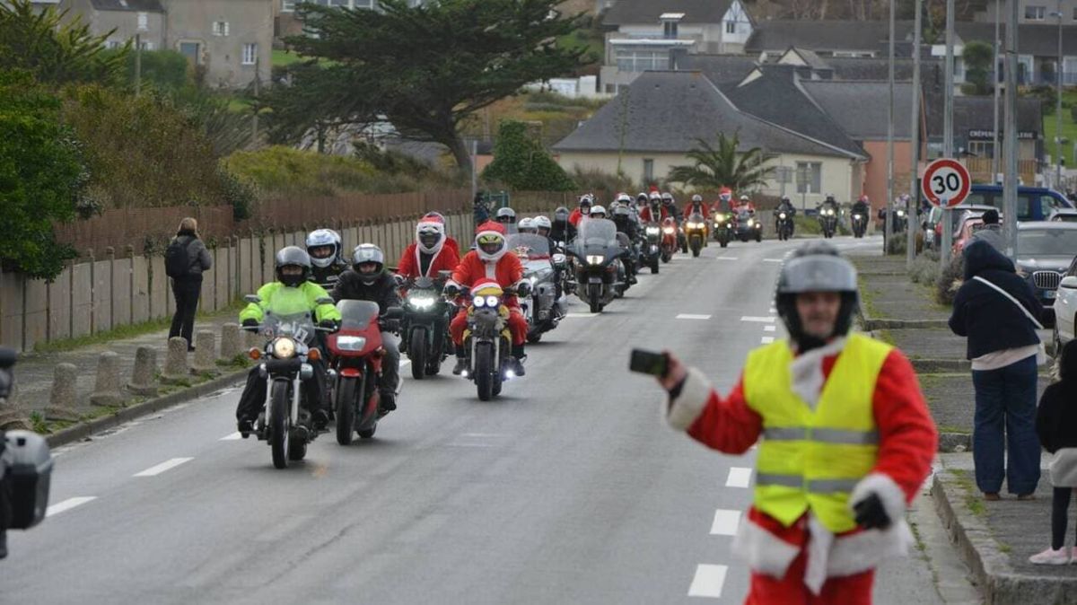 Des Pères Noël à moto font briller les yeux des enfants à l'hôpital