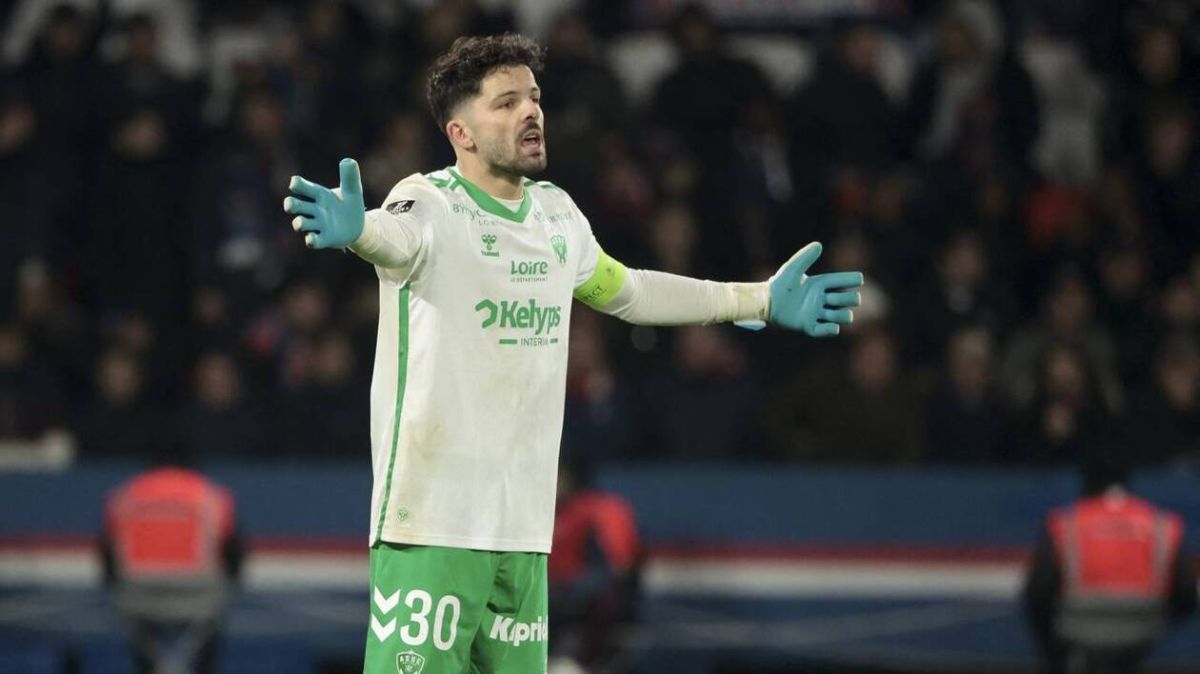 Saint-Étienne surpris par Dunkerque et un chemin semé d'embûches en Ligue 2