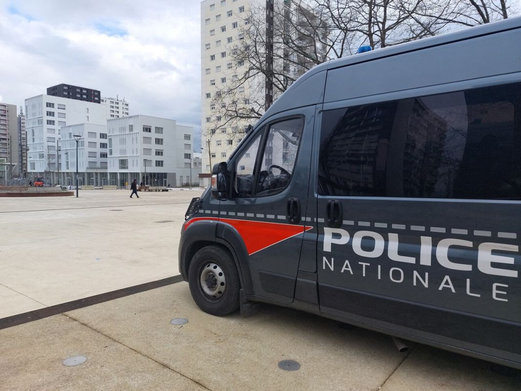 Un jeune homme retrouvé mort dans sa voiture à Rennes : un drame qui soulève des inquiétudes