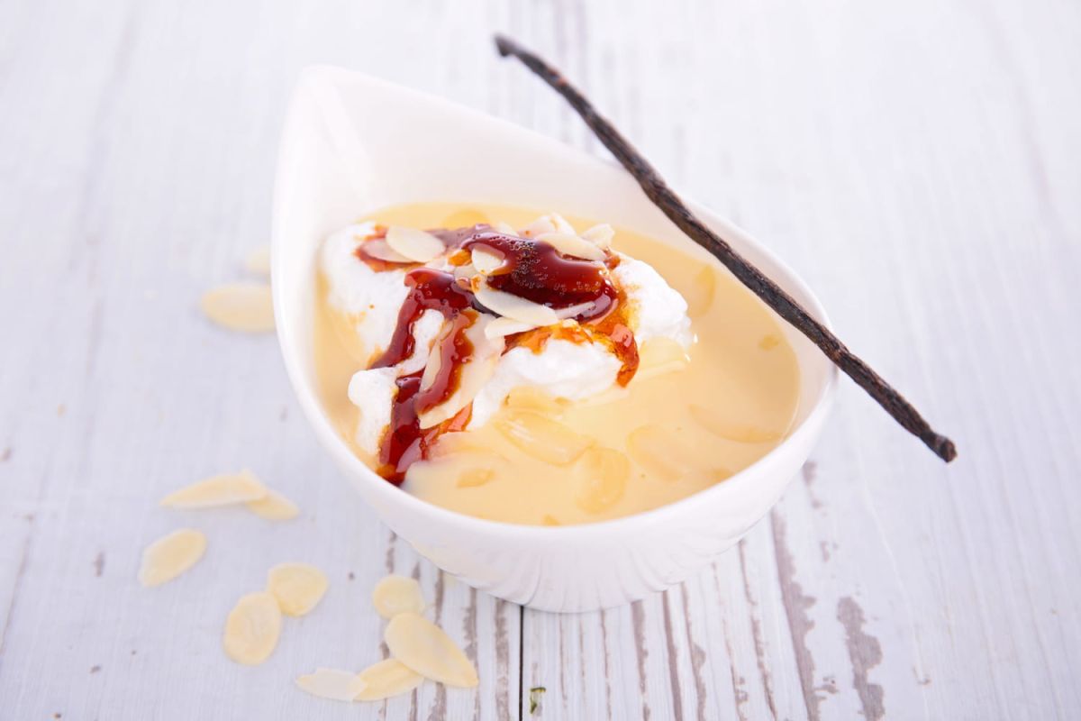 Découvrez une île flottante express au micro-ondes