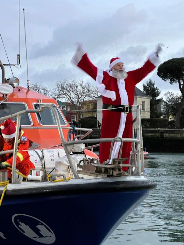 Le Père Noël fait escale au Vieux Port de La Rochelle