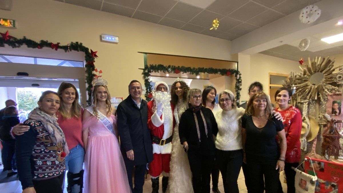 Un marché de Noël chaleureux à l'Ehpad de Saint-Jacques