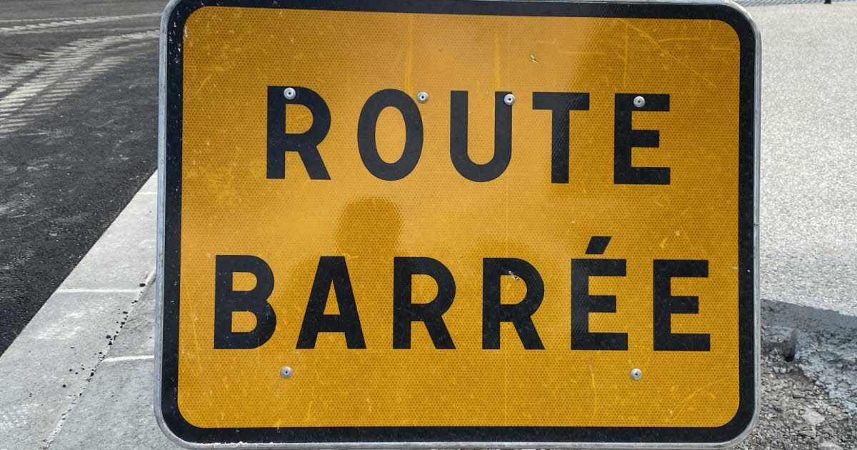 Accident spectaculaire à Beauvoir-de-Marc : un camion dans le fossé bloque la circulation