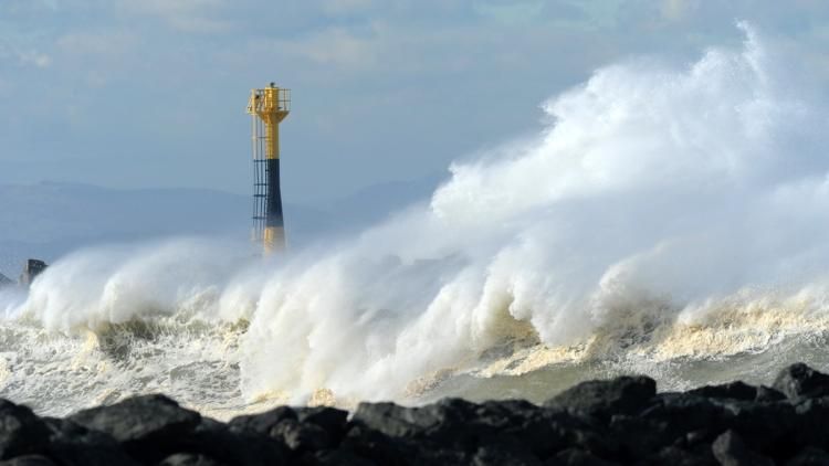 Vigilance jaune : des vagues impressionnantes menacent les côtes du sud-ouest