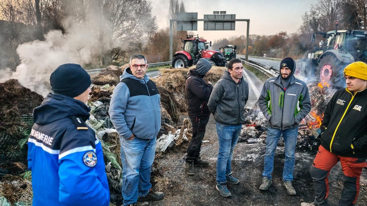 Des agriculteurs mobilisés à Urt : une lutte pour l'écoute et la justice