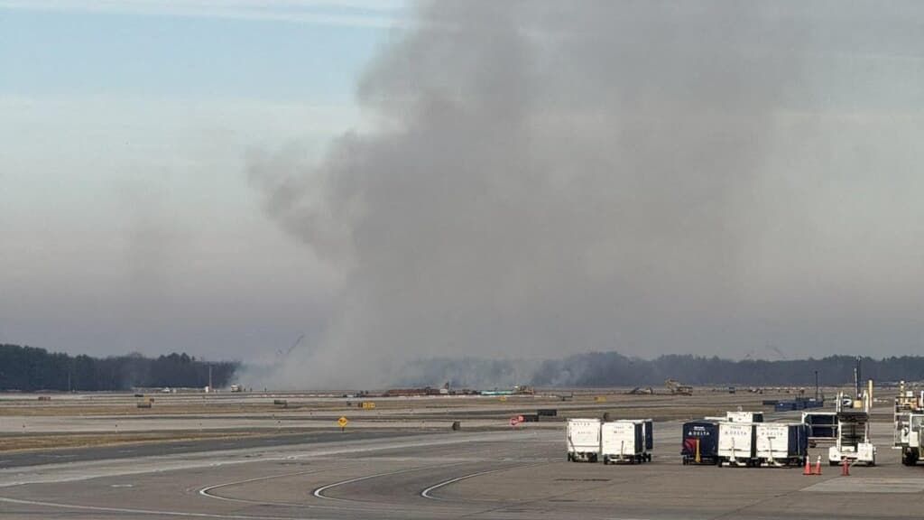 Un incident de moteur provoque un incendie près de l'aéroport de Washington