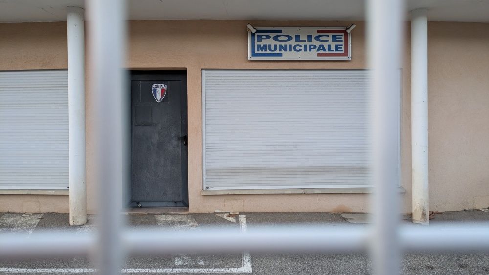 La Destrousse sans agents : une commune en panne de sécurité