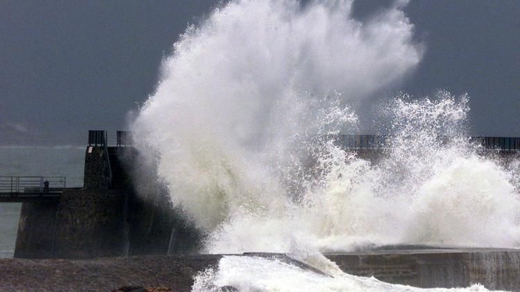 Vigilance jaune : le sud-ouest de la France en alerte face aux vagues submersives