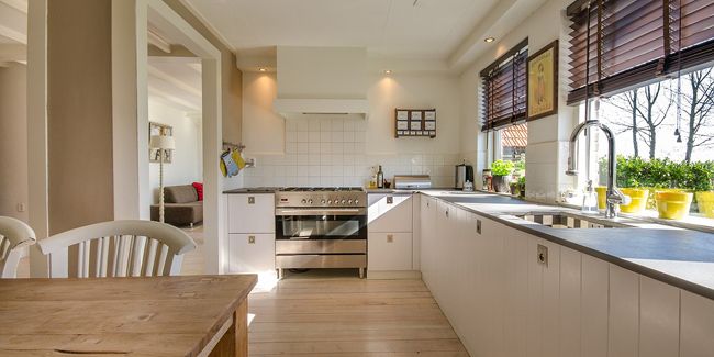 Rénovation de cuisine : budgets et astuces pour un espace fonctionnel et esthétique