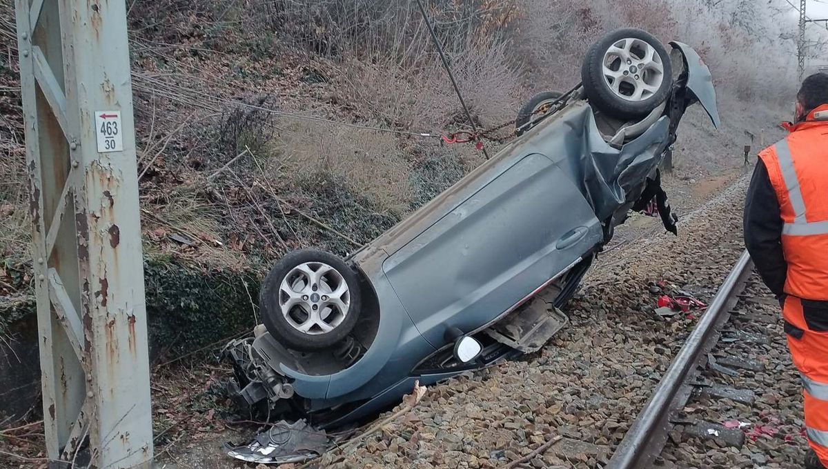 Accident surprenant à Mouthiers-sur-Boëme : une voiture sur les rails perturbe la circulation des trains