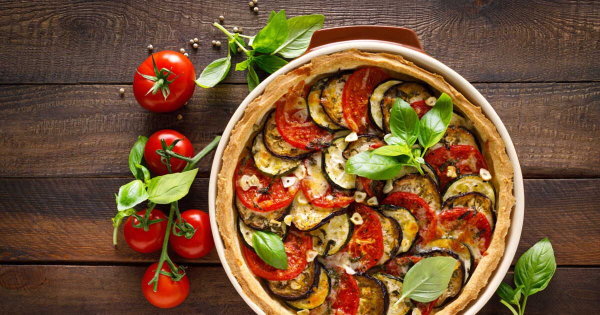 Une tarte tatin aux aubergines et fromage frais en un temps record