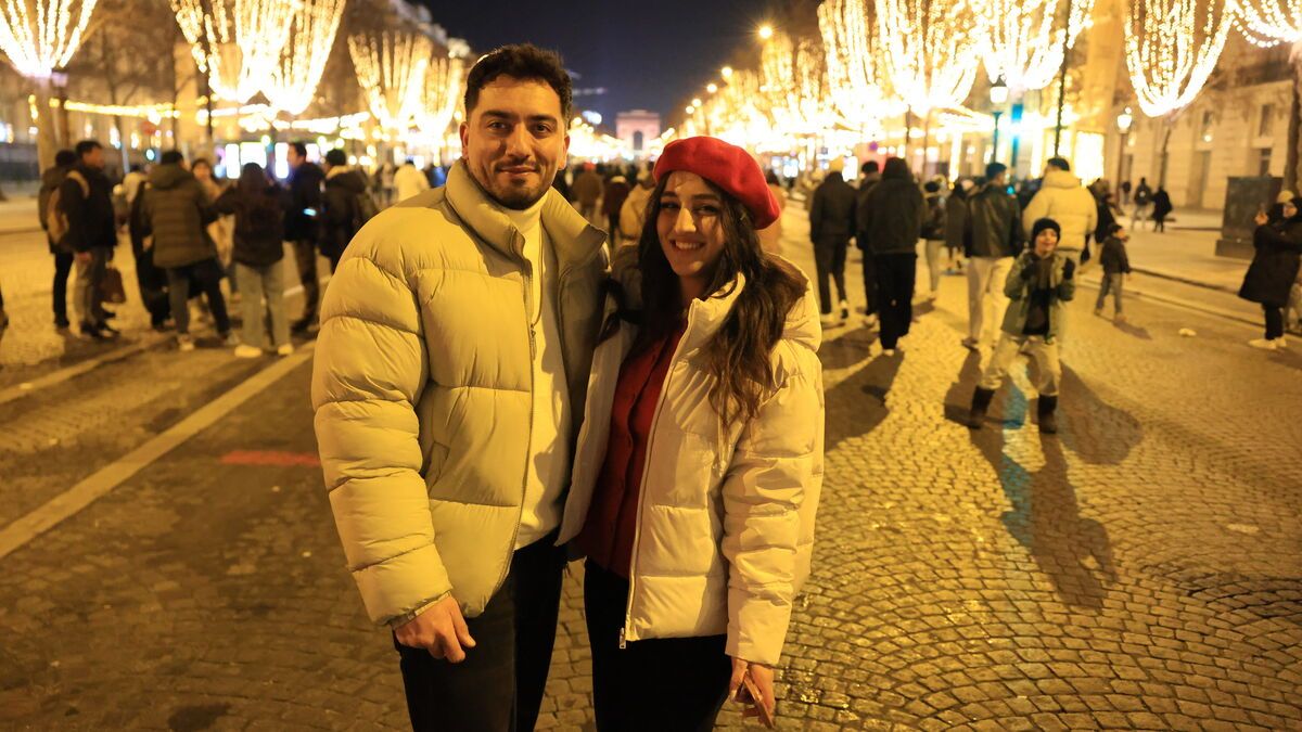 La magie du Nouvel An sur les Champs-Élysées : Entre lueur et émotions