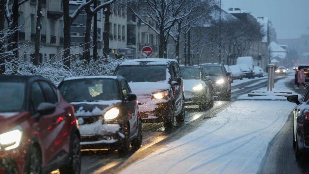 La tempête de neige stoppe les transports en Europe : Paris, Londres et Amsterdam en alerte