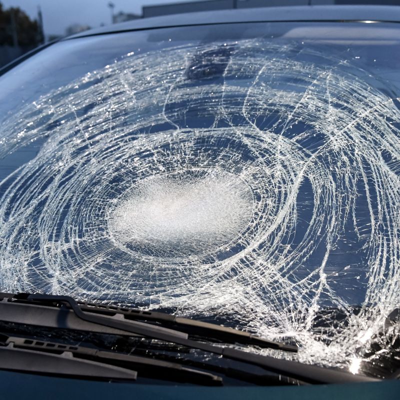 Dégivrer son pare-brise en toute sécurité : conseils à suivre