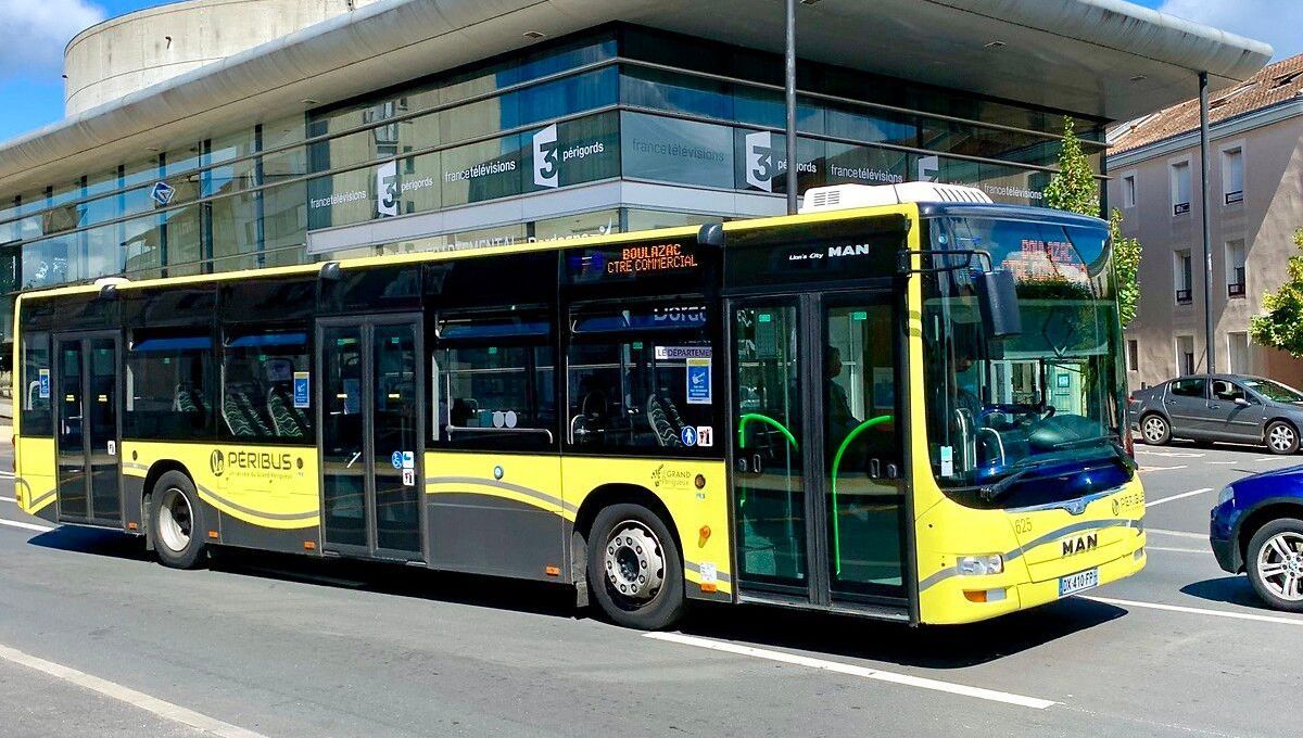 Des bus à l'arrêt à Périgueux : le verglas met en pause le réseau de transport