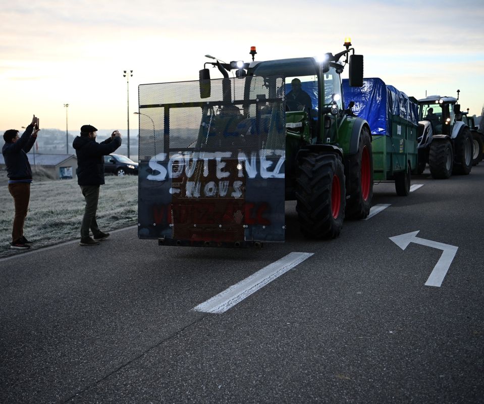 Des tracteurs envahissent Paris pour défendre la souveraineté alimentaire