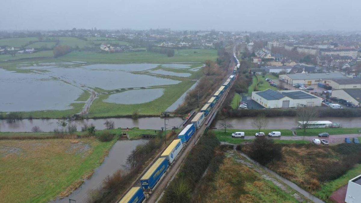 Un train de fret déraille en Normandie, les conséquences s'intensifient