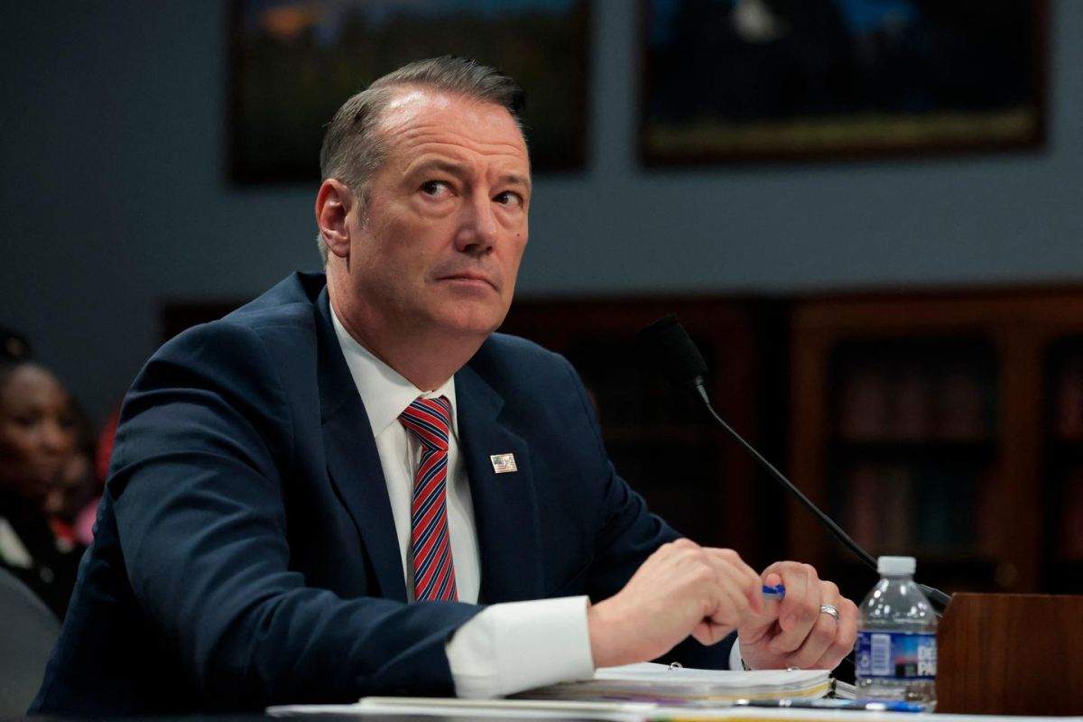 Todd Lyons, directeur de l'ICE, devant la justice : une comparution sous haute tension