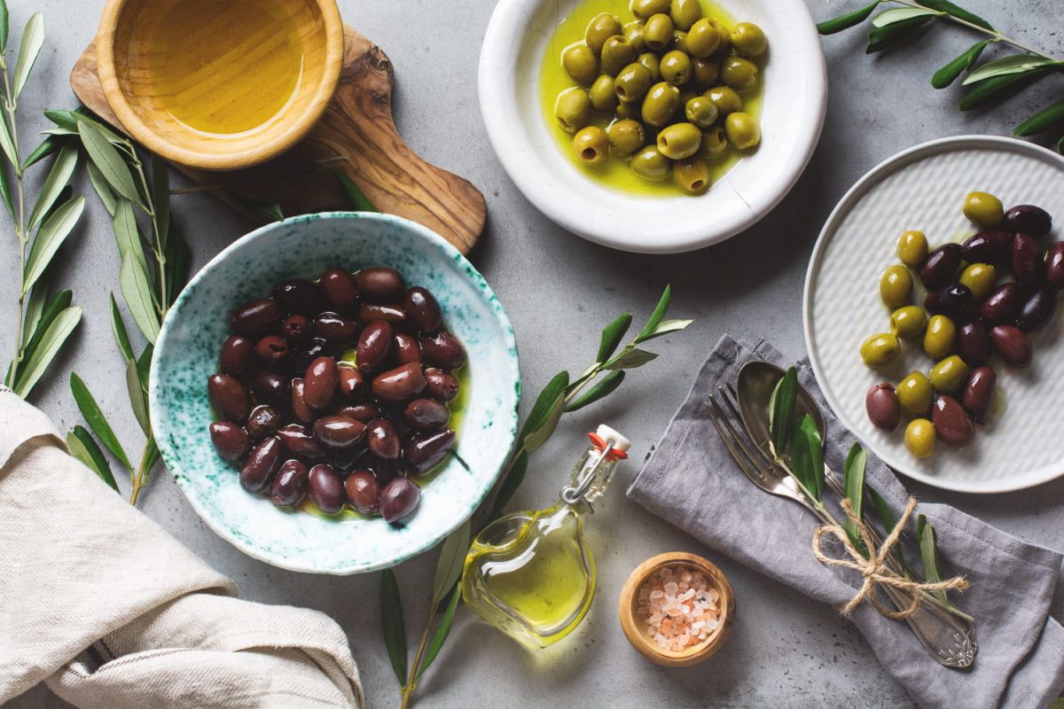 Olives noires et vertes : au-delà de la couleur, quelles différences ?