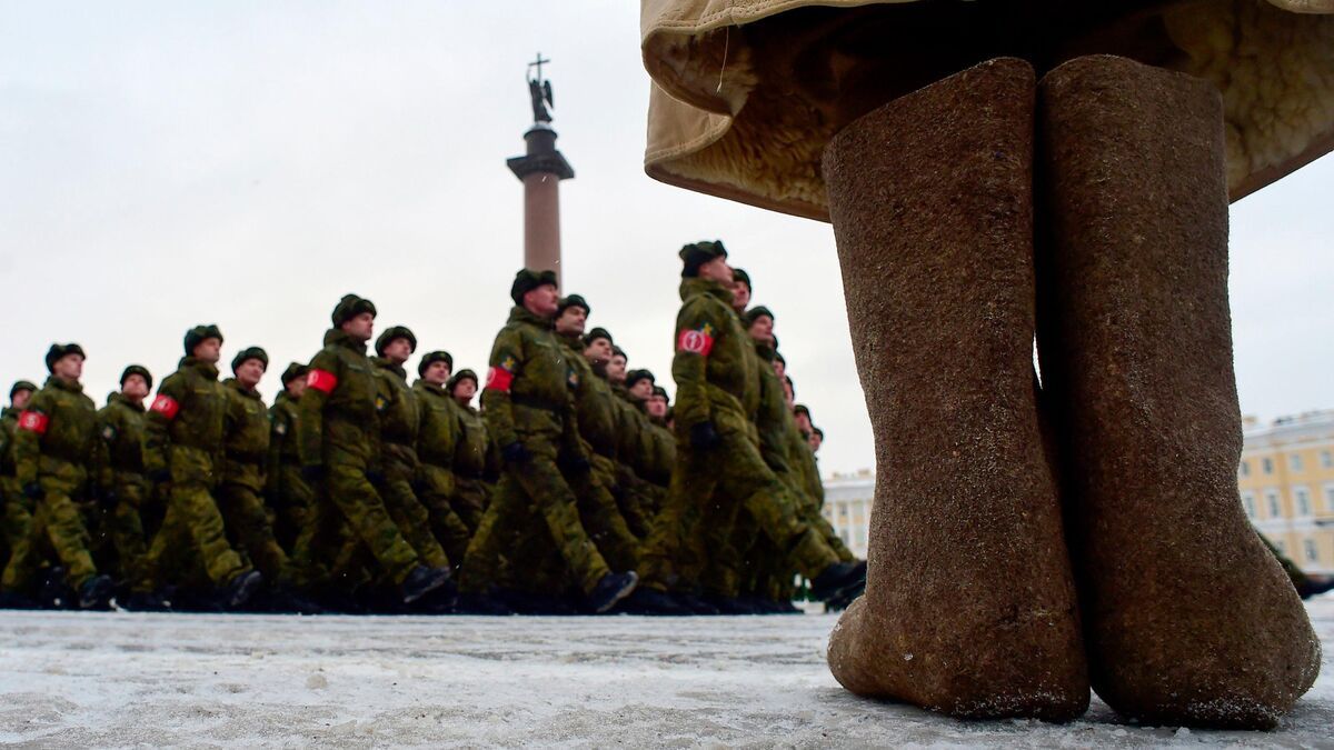 Effondrement tragique d'un bâtiment militaire près de Saint-Pétersbourg