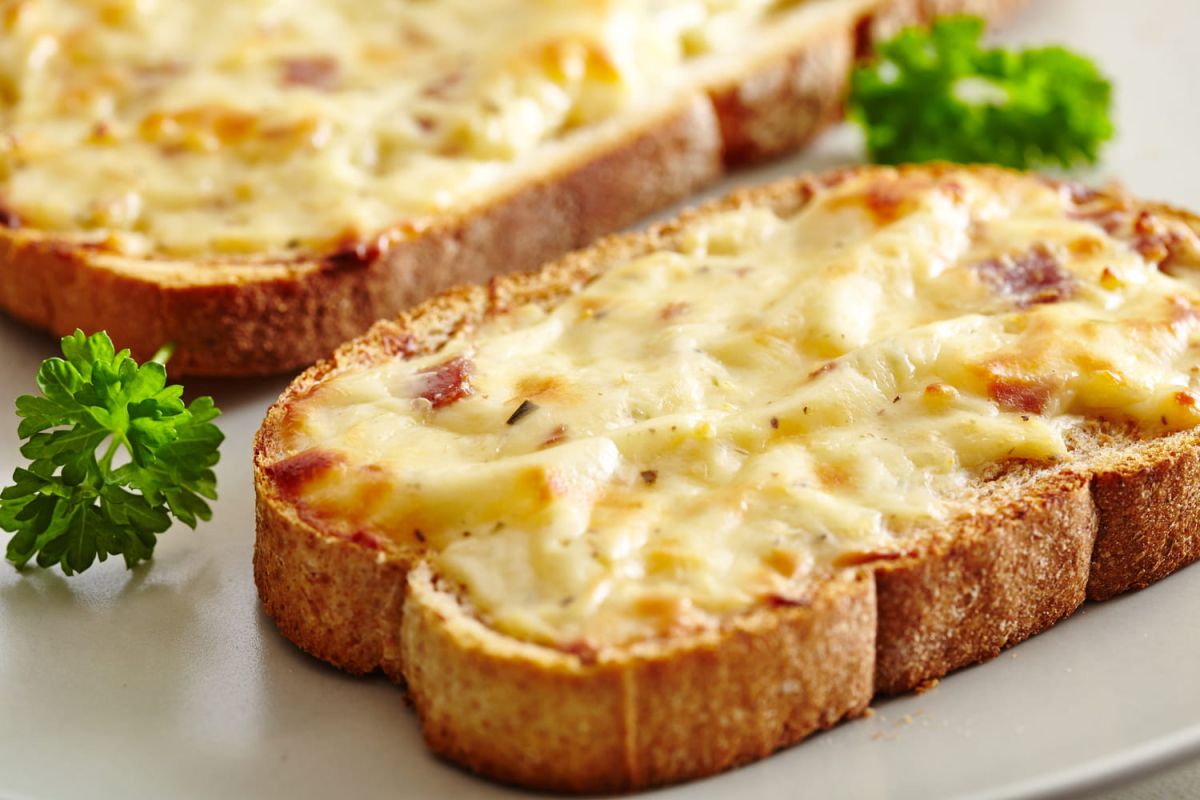 Toast au fromage : une alternative légère au croque-monsieur