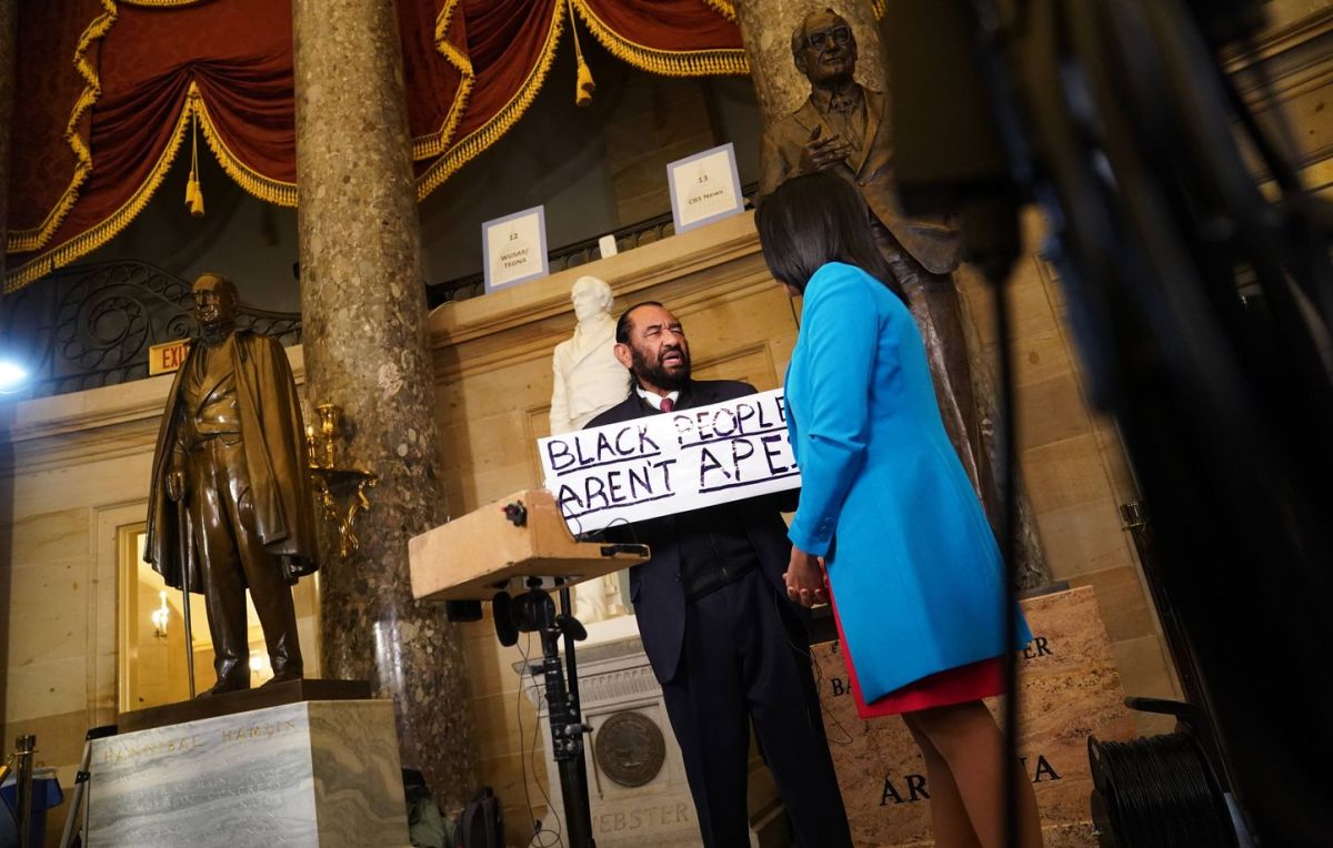 Un élu tacle Trump en pleine session, provoquant son expulsion
