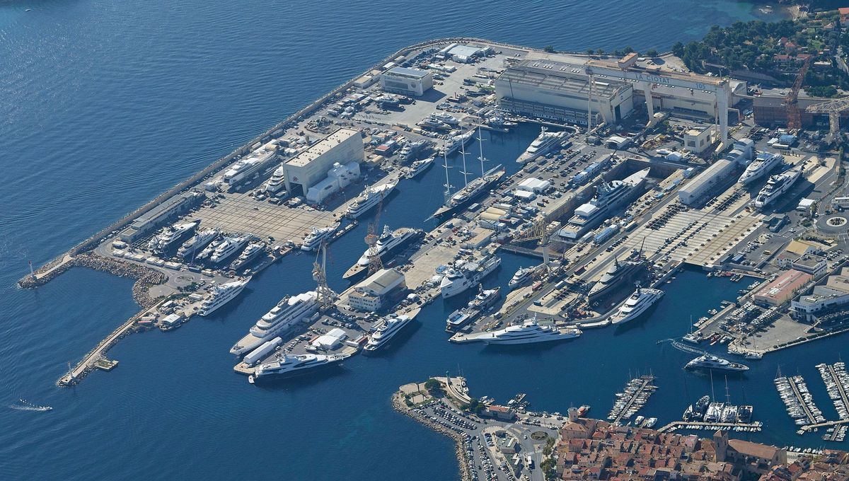 Les chantiers navals de la Ciotat, pionniers de la rénovation des yachts de luxe