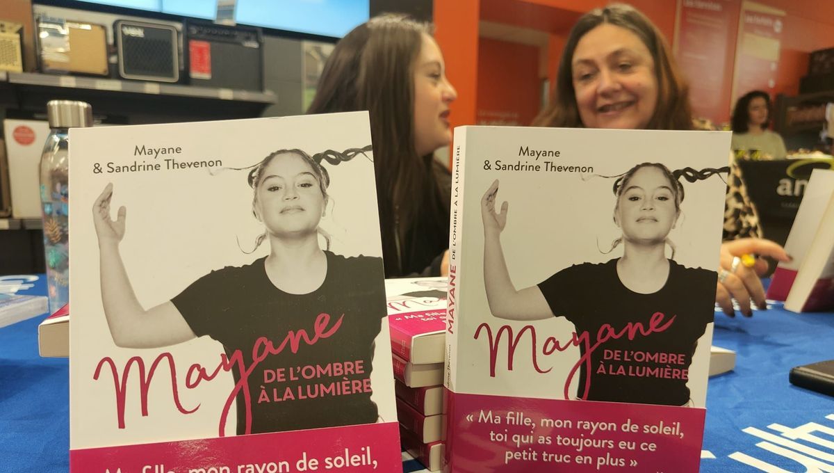 Mayane, l'étoile montante, dédicace son livre au Mans