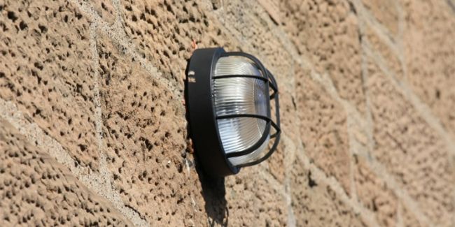 Installer des appliques extérieures en toute simplicité