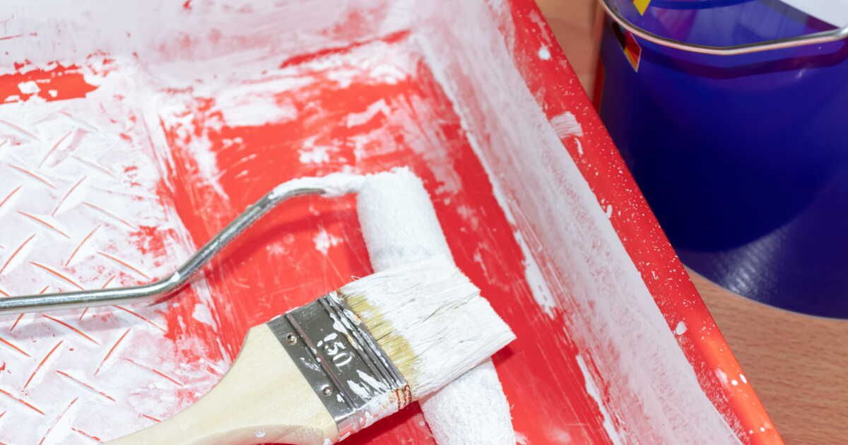 Redonnez vie à vos surfaces : le guide du décapage de peinture