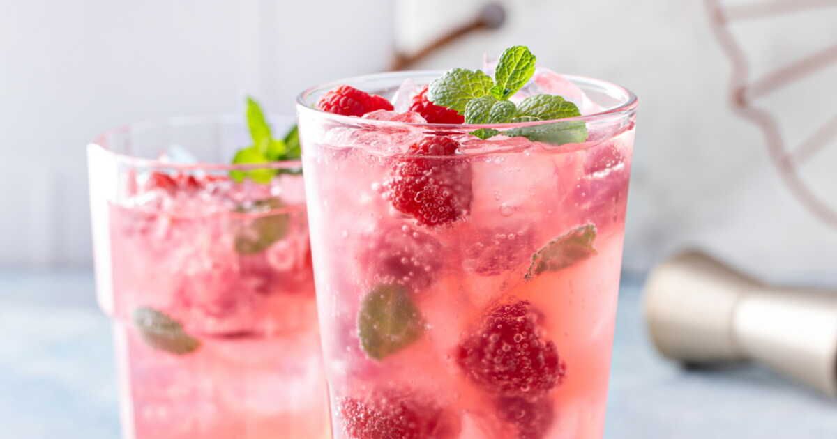 Découvrez le cocktail tendance de l'été : le Barbie spritz