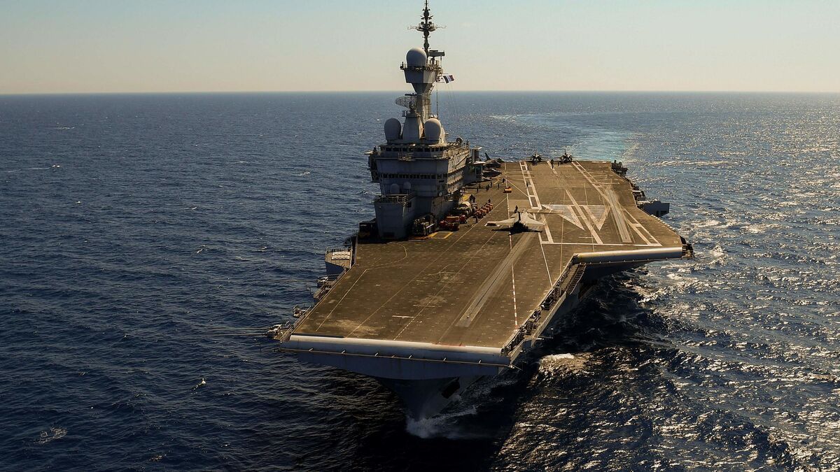 Déploiement imminent du porte-avions Charles de Gaulle en Méditerranée