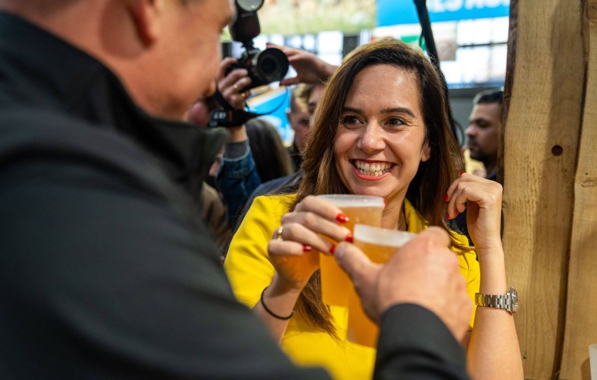 Municipales 2026 : Sarah Knafo, la candidate qui bouscule Paris