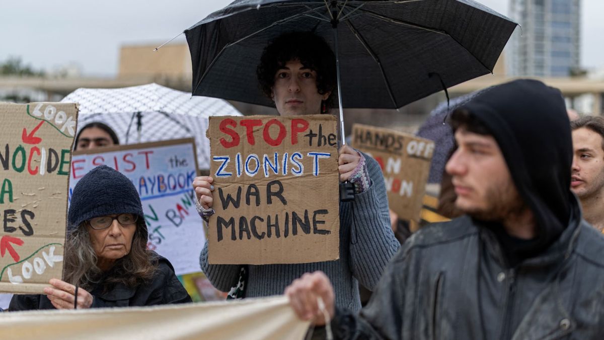 Israël : des voix s'élèvent contre la guerre en Iran