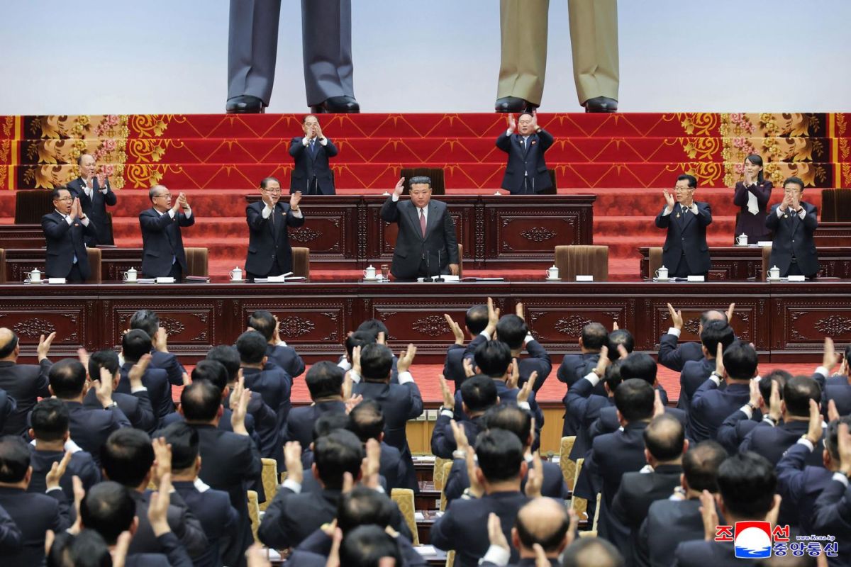 Kim Jong-un reconduit à la tête de la Corée du Nord par l'Assemblée populaire