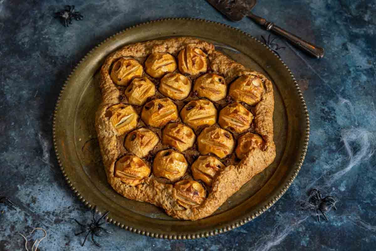 une tarte aux pommes effrayante pour un halloween réussi