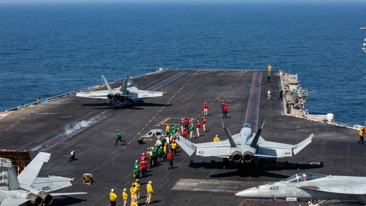 Iran et le porte-avions Abraham Lincoln : une guerre de propagande sur fond de tension