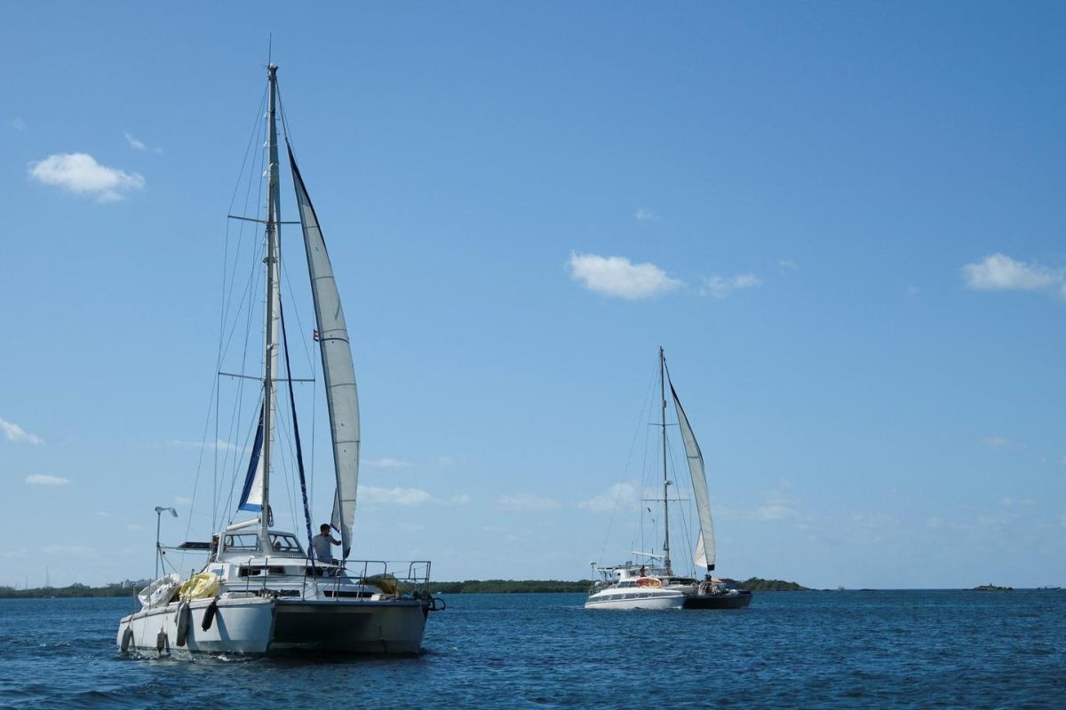 Des voiliers humanitaires rejoignent Cuba après une semaine de mystère en mer des Caraïbes