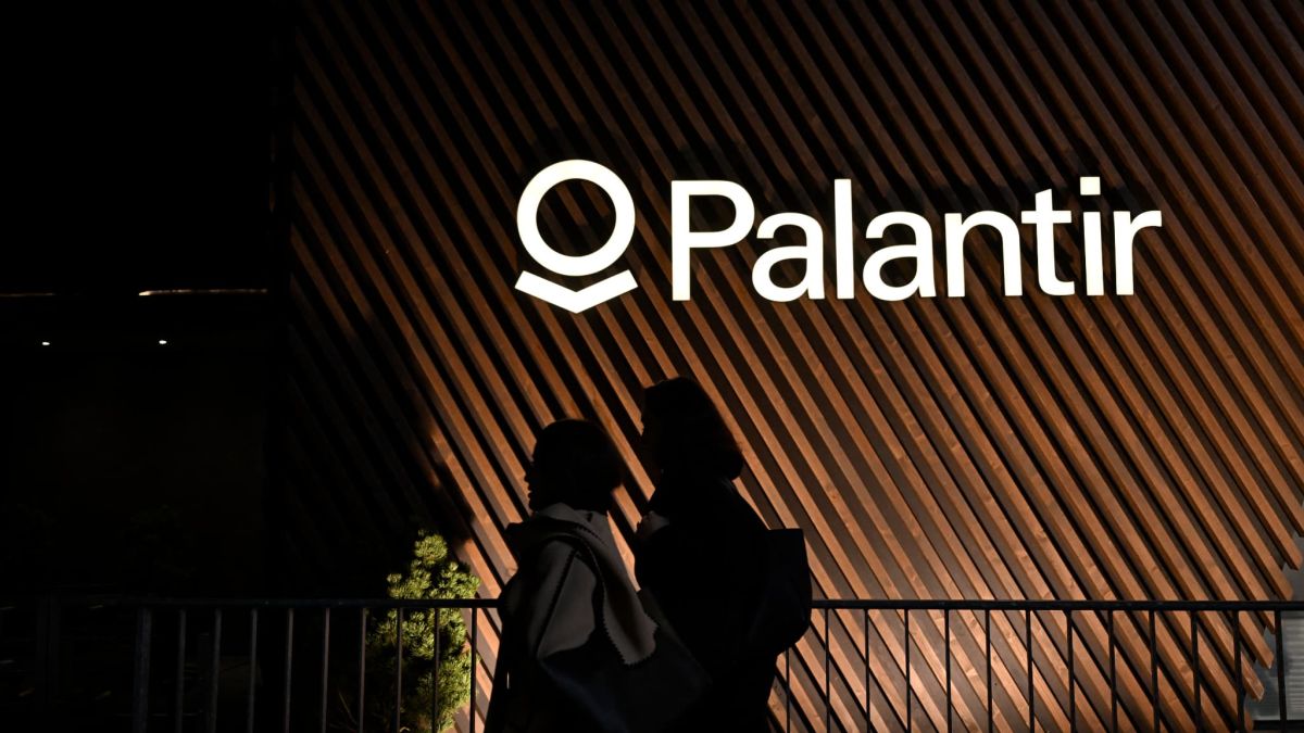 Des géants financiers français parient sur Palantir, la société de surveillance au cœur des conflits