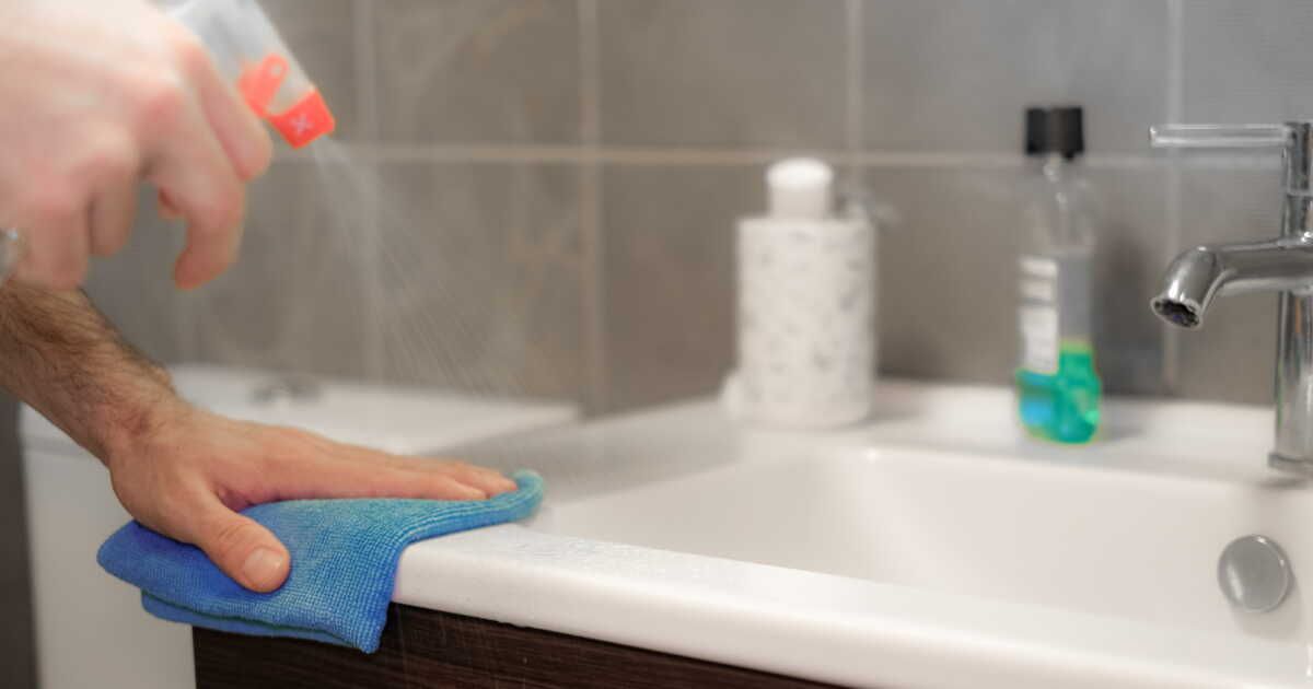 5 produits d’entretien sains et efficaces pour nettoyer sa salle de bain