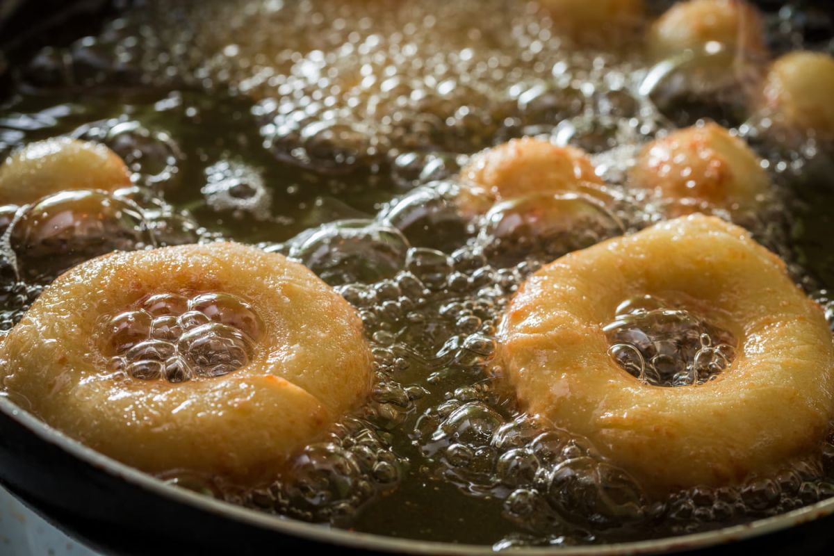 Éliminer les odeurs de friture : astuces et conseils pratiques