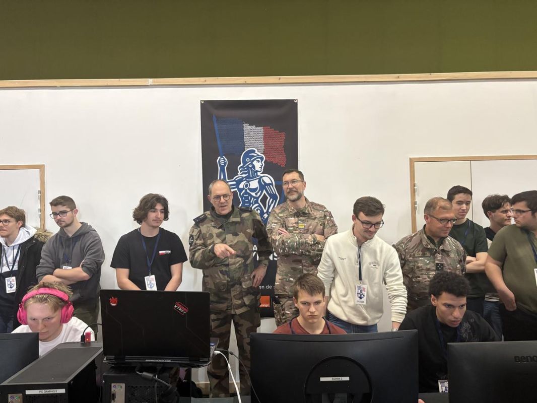 Rochefort : l'armée attire les talents du numérique avec l'e-sport