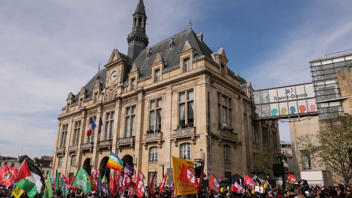 Des milliers de manifestants à Saint-Denis pour soutenir Bally Bagayoko contre le racisme