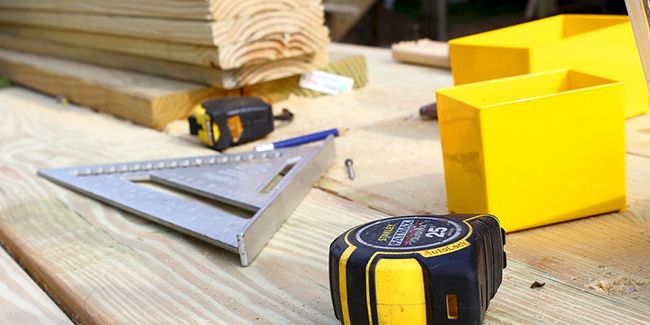 Comment monter une cloison en bois pour redéfinir votre espace